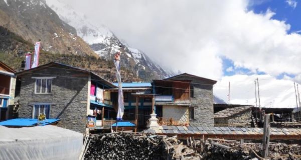 Pisang Peak Guest house or Alobar Hotel