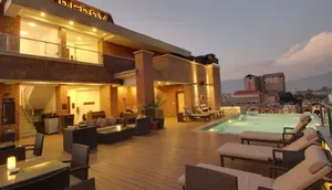 Pool and view Mulberry Hotel Kathmandu
