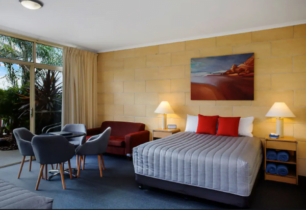 Portside Motel room small
