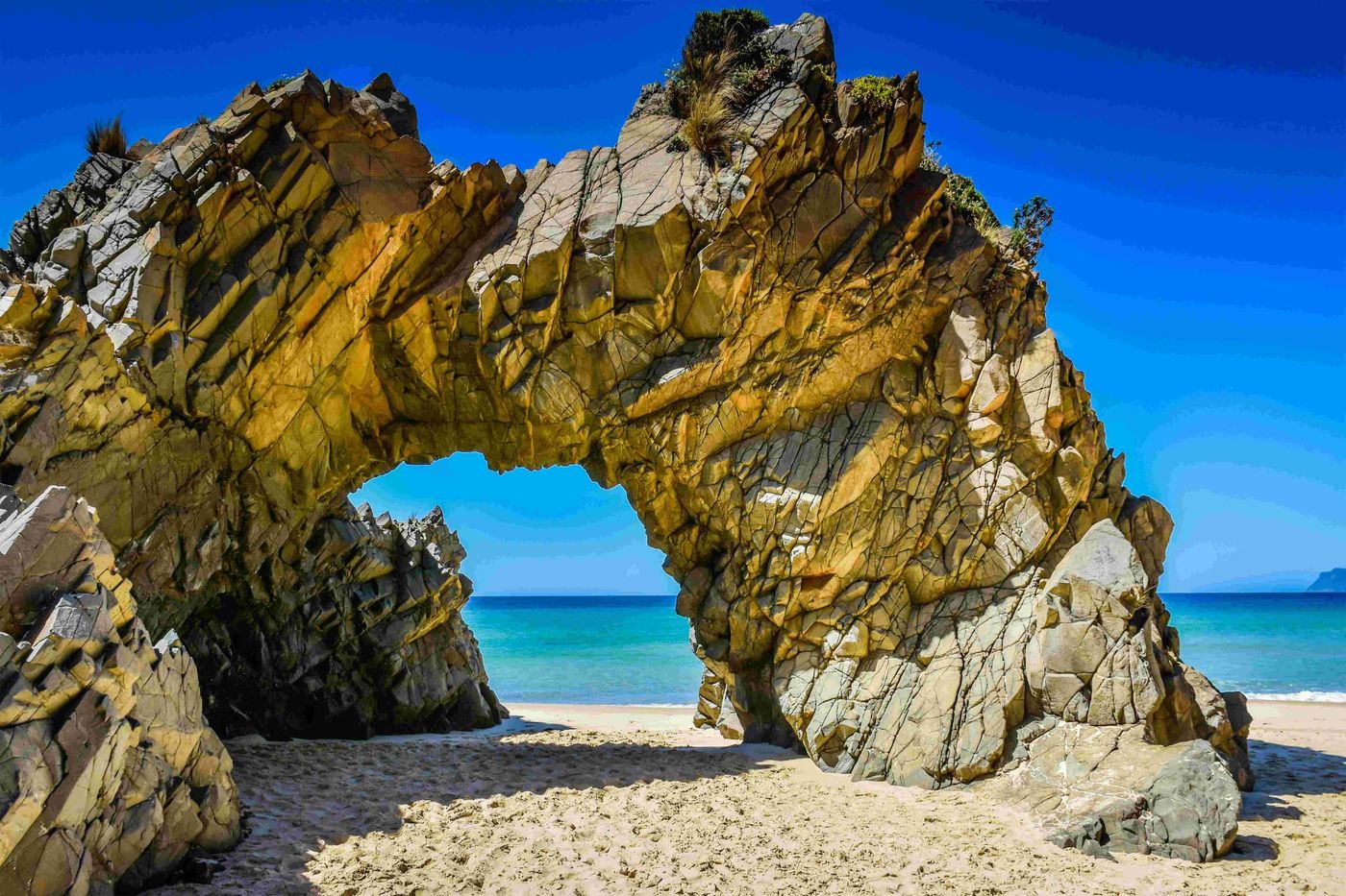 Rock arch on queen elizabeth track small photo