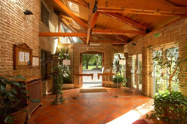 San Zoilo hotel entrance