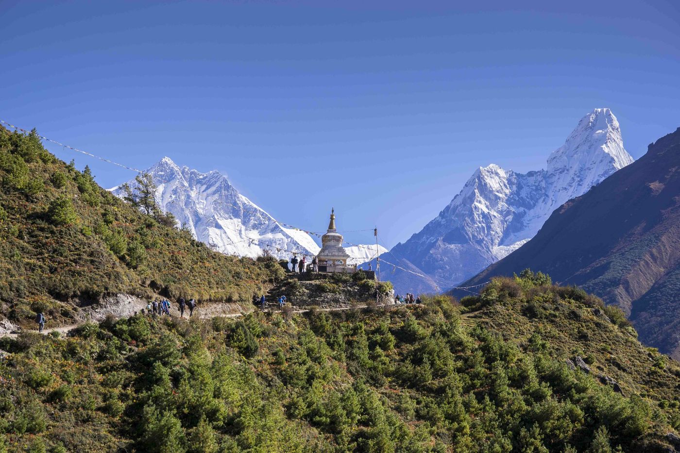 Stupa and mountain EBC