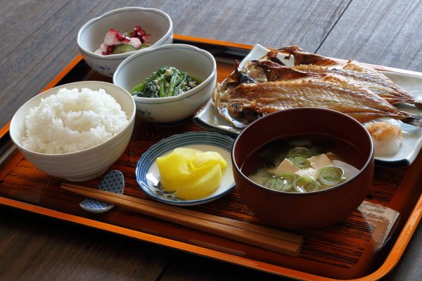 Traditional-Japanese-Breakfast-with-Grilled-Fish-and-Miso-Soup