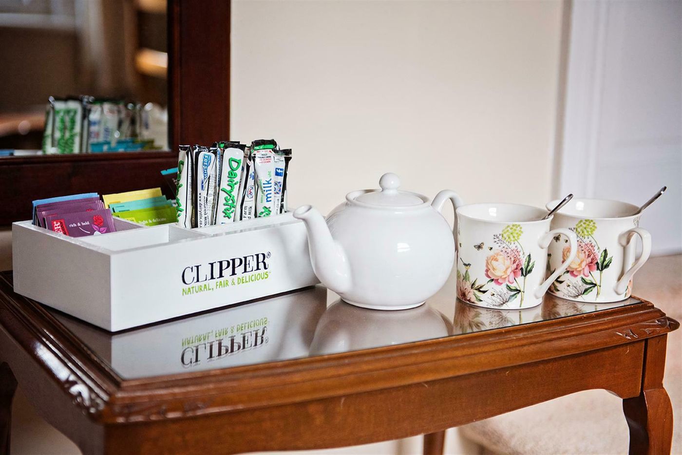 Typical-English-tea-at-Cleevehill-Hotel