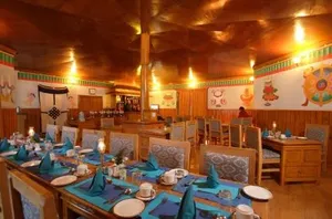 Typical Thame accommdation lodge restaurant