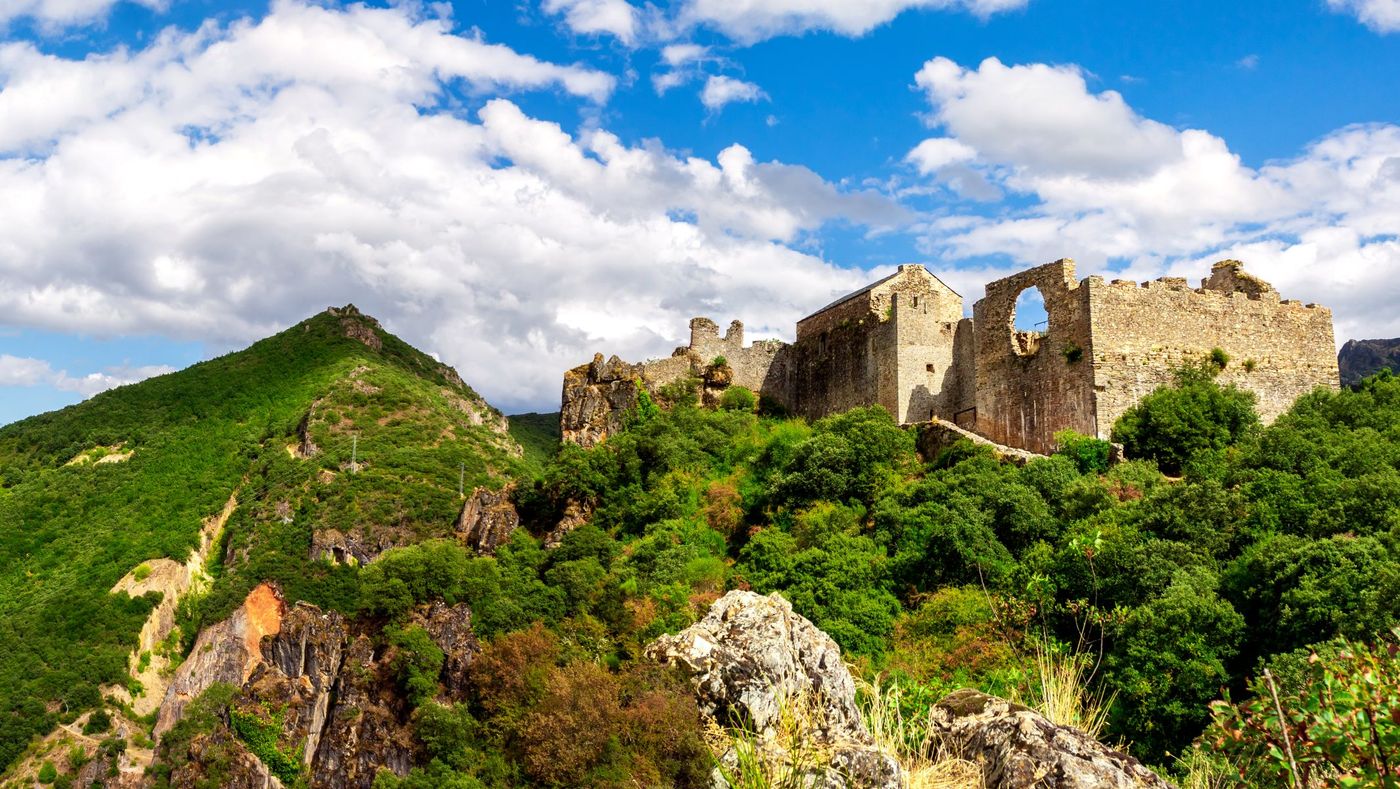 View of the beautiful Cornatel Castle