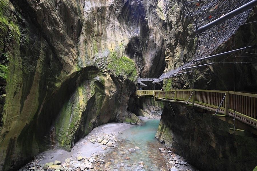 Walk through the Trient Gorge