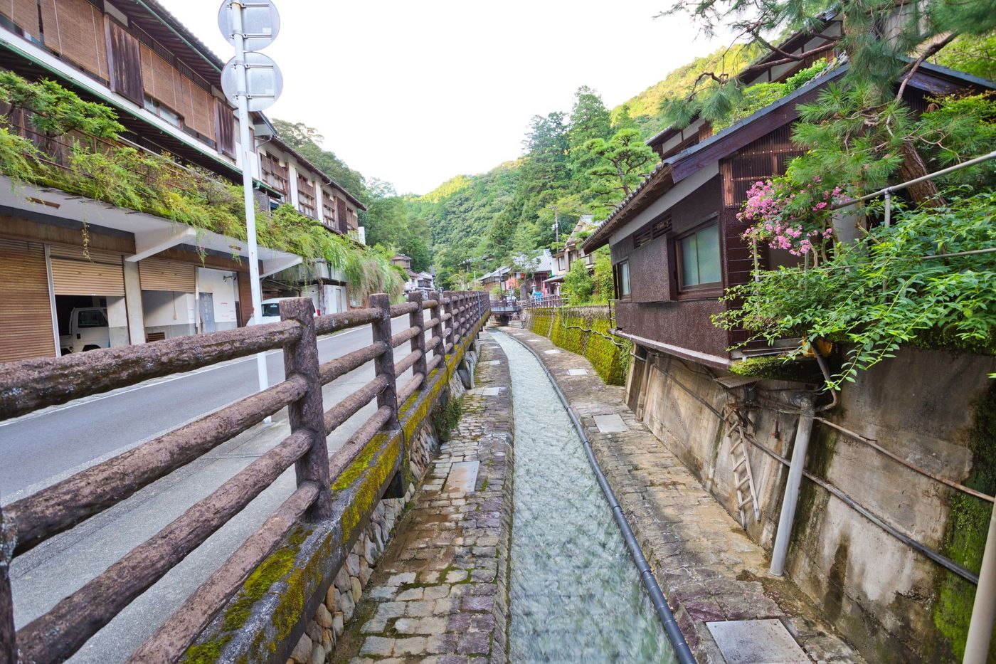 Yunomine-village-with-hot-spring-Kumano