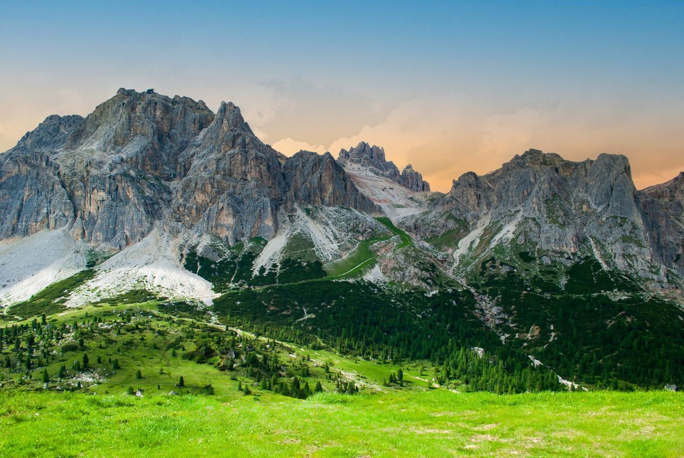 a wonderful sunrise on the Falzarego Pass
