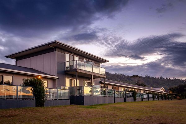 beachfront motel exterior