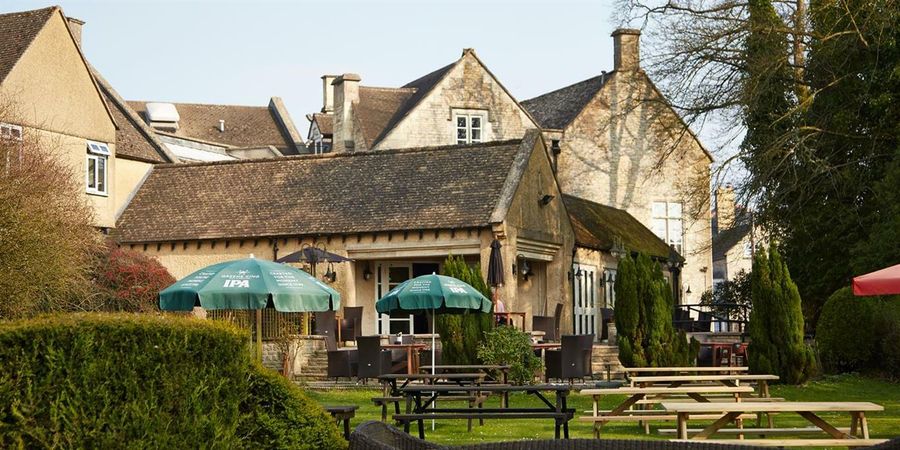 beer-garden-at-the-royal-george