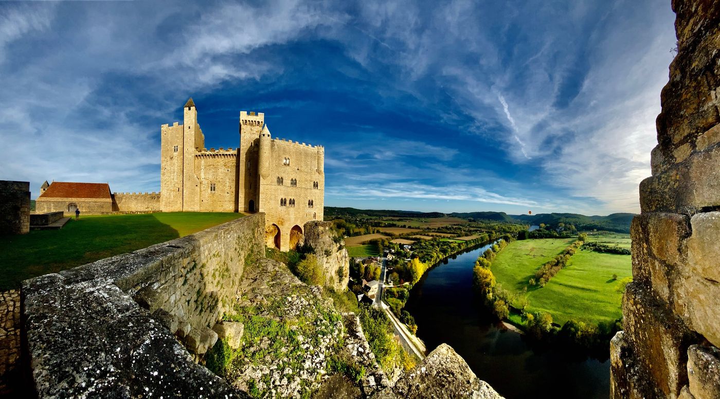 beynac castle dordogne region