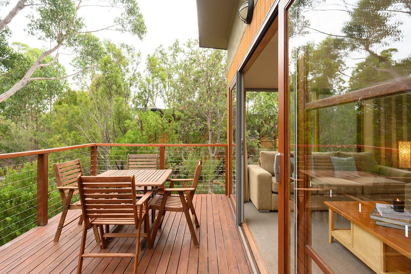 stewarts-bay-lodge-Outdoor-Terrace