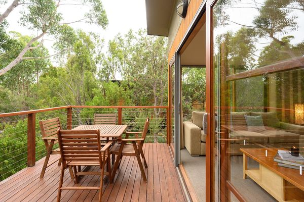 stewarts-bay-lodge-Outdoor-Terrace